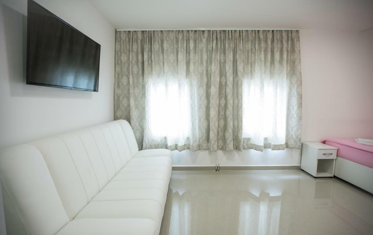 Bed and Breakfast Pansion Kipovi Tuzla Exterior foto
